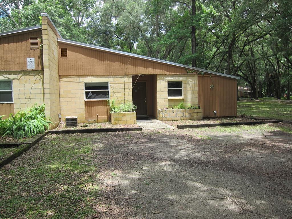 Primary Photo - 202 NE 7th Pl
