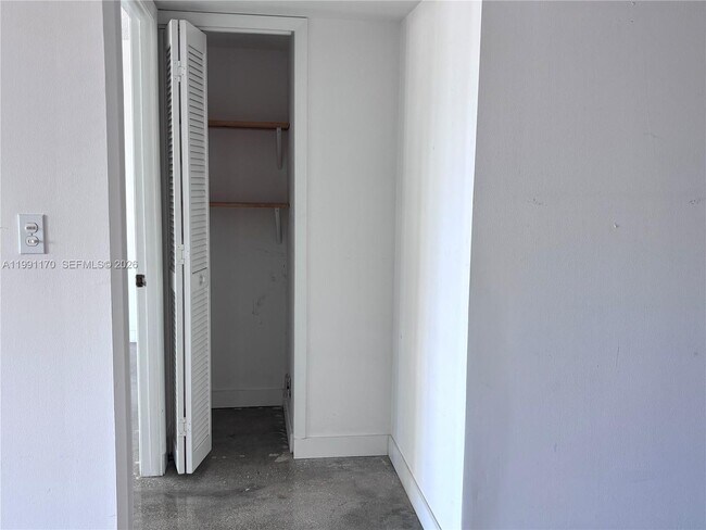 Foto del edificio - 400 South Pointe Dr