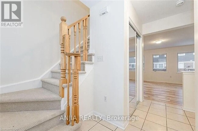 Building Photo - 54 Manhattan Cir