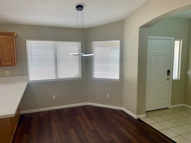 Building Photo - BEAUTIFUL SINGLE STORY HOME IN GATED COMMUNITY OF STALLION MOUNTAIN