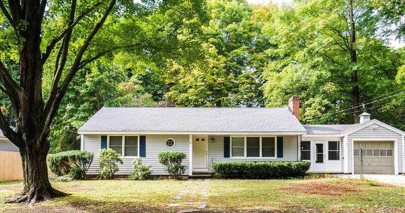 Primary Photo - 4 Sunhill Dr