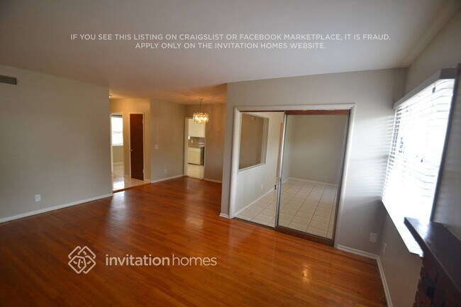 Foto del edificio - 2602 W 112th St