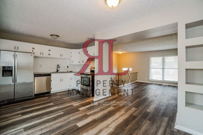 Building Photo - 363 Regents Rd