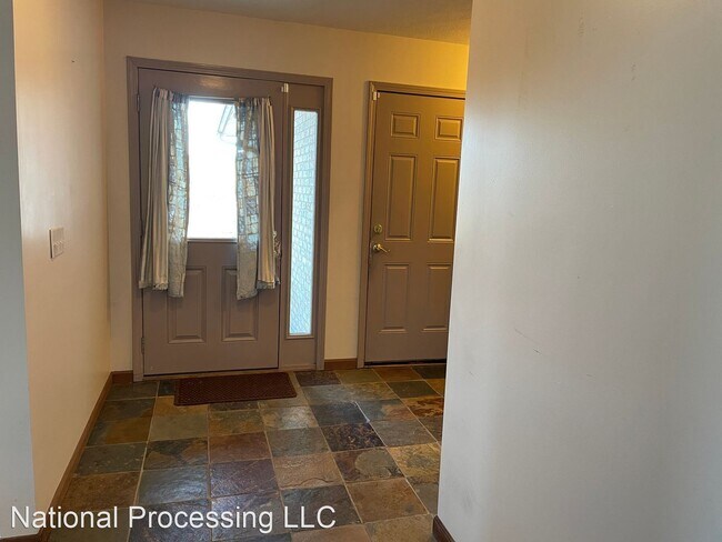 Building Photo - 4 br, 3 bath House - 1434 Township Road 13