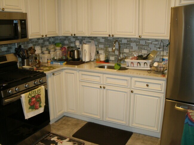 Cocina - 1314 E 52nd St