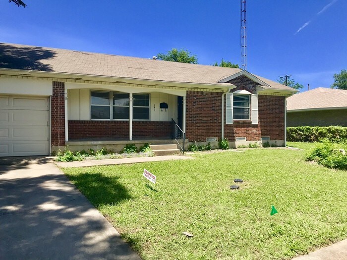 Primary Photo - 141 Redbud Trail, Mckinney