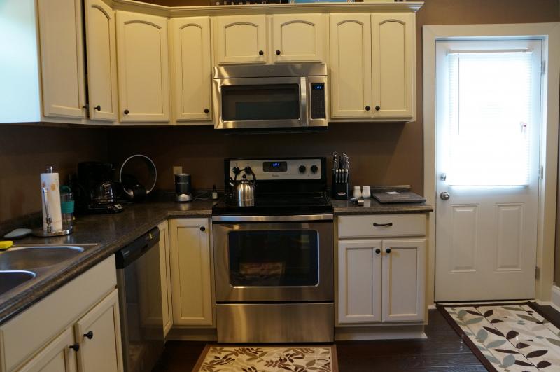 Primary Photo - 422 1/2 Duff Avenue