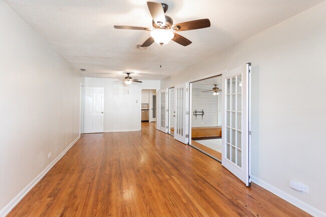 Foto del edificio - 349 Irvington Dr