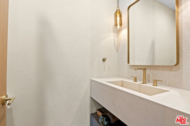 Foto del edificio - 2225 Walnut Ave