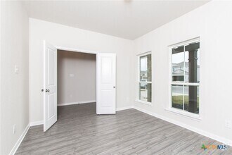 Building Photo - 9806 Kensley Rose Dr