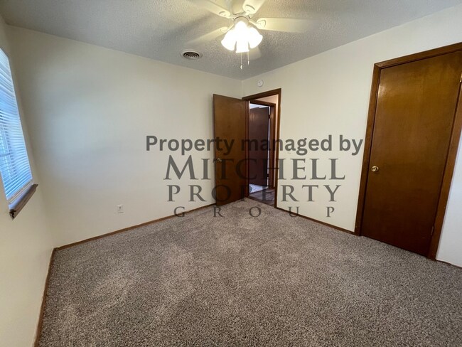 Foto del edificio - Beautiful and spacious 4 bedroom home with...