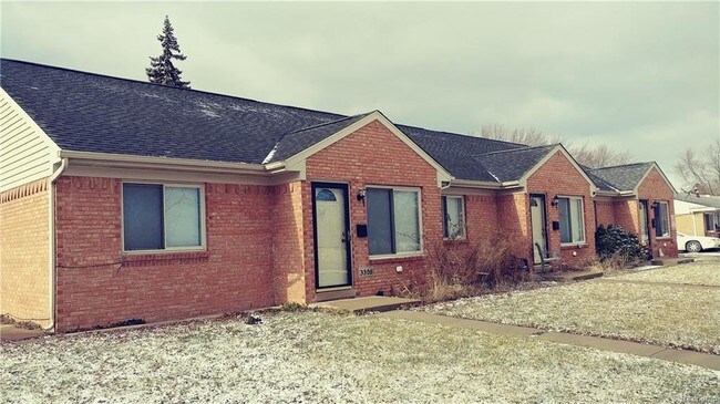 Foto del edificio - 3300 Gloria St