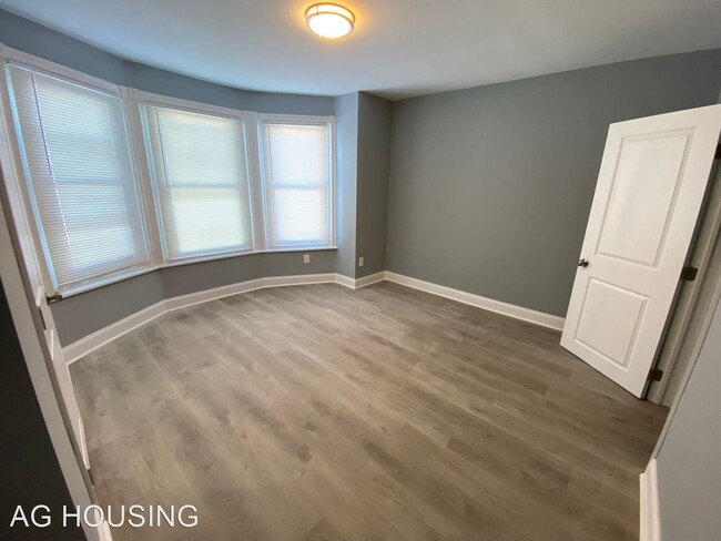 Building Photo - 3 br, 1.5 bath House - 5552 Walton Ave