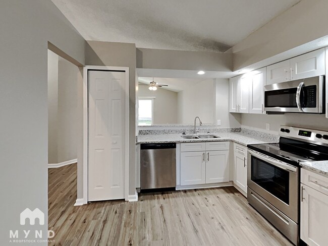Foto del edificio - 2451 Townsquare Dr