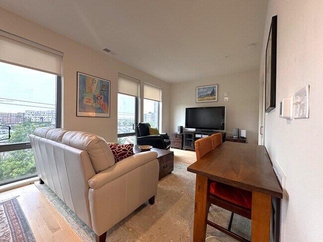 Foto del edificio - 400 Claremont Ave