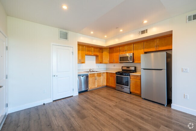 1 dormitorio, 1 baño - 79 m² - Comedor - 7118 Amigo Ave