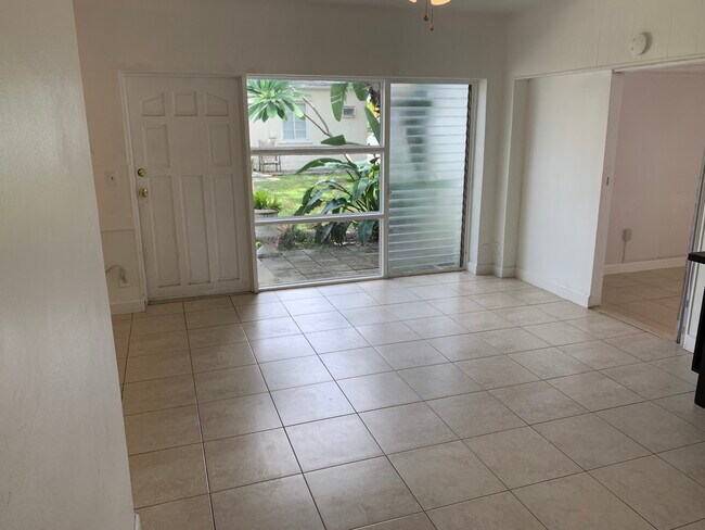 Sala de estar - 320 SW 21st St