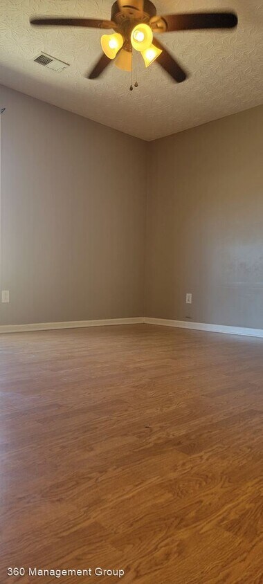 Primary Photo - 3 br, 2 bath House - 321 New Castle Lane
