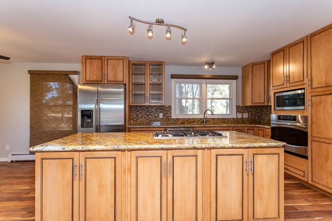 Foto del edificio - Spacious Country Retreat on 5.5 Acres | Barn, Deck & Pikes Peak View!!