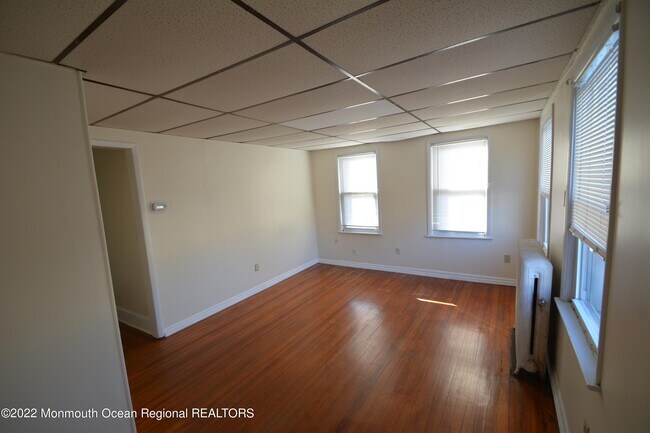 Building Photo - 316 Hume St