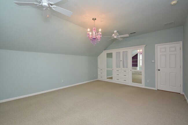 Building Photo - Gorgeous, stately home in The Woodlands Sterling Village