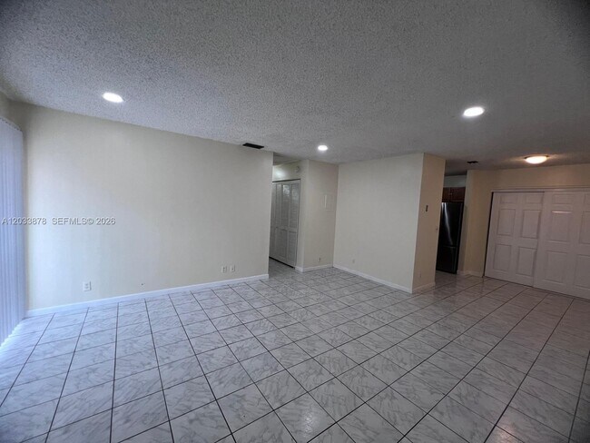 Foto del edificio - 3211 Coral Ridge Dr