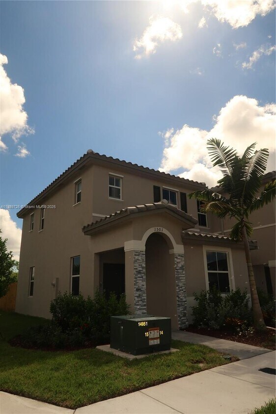 Foto principal - 1501 SE 27th Rd