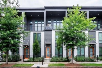 Building Photo - 466 Latta St NE