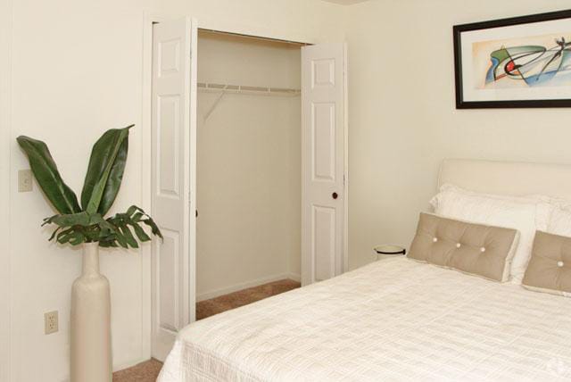 Bedroom - Brookwood Farms Apartments