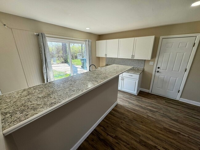 Foto del edificio - 4054 Larkspur Dr