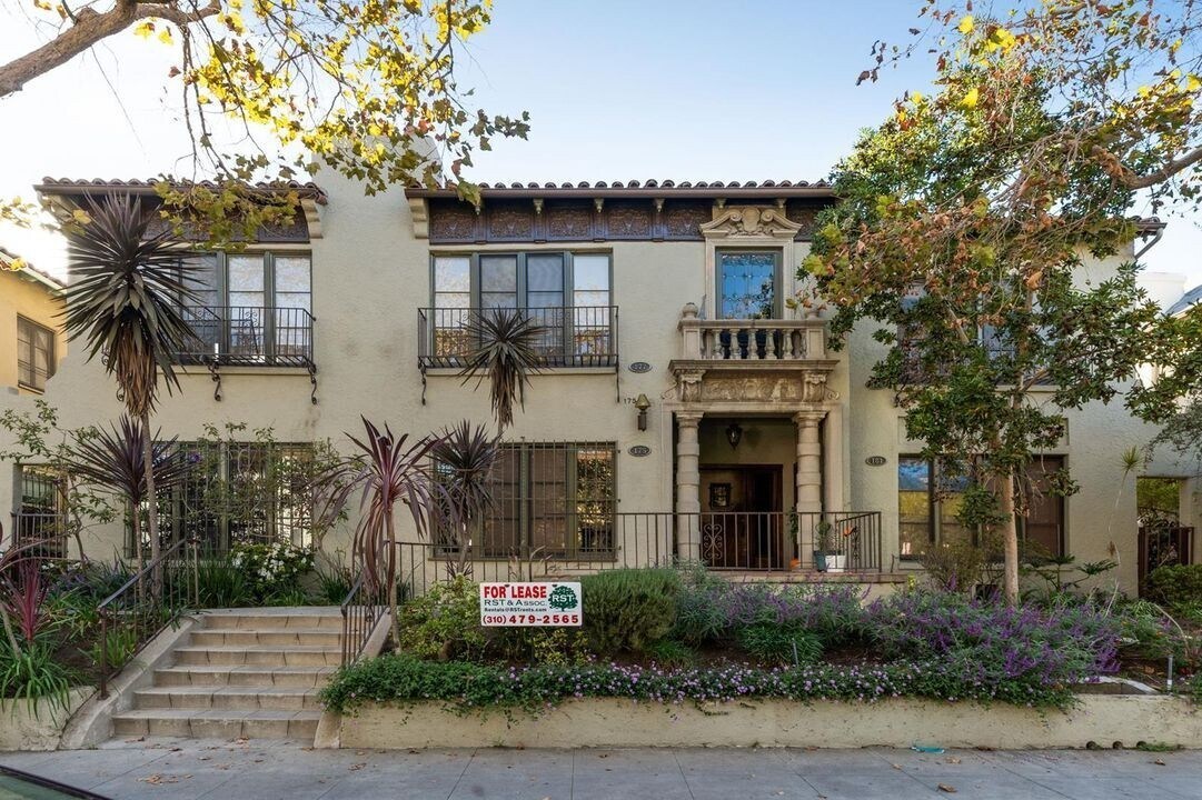 Foto del edificio - 175-181 N. Sycamore Avenue,