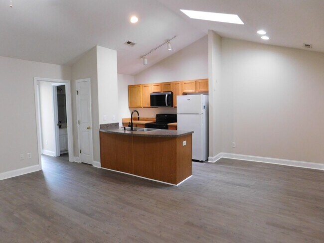 Foto del edificio - 223 Churchill Court located in the Flamingo Oaks Subdivision