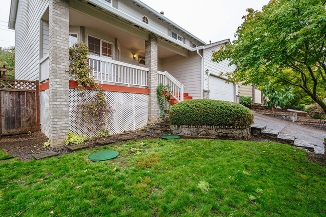 Building Photo - 4 Bedroom 2.5 Bath with Fenced Backyard in Camas School District