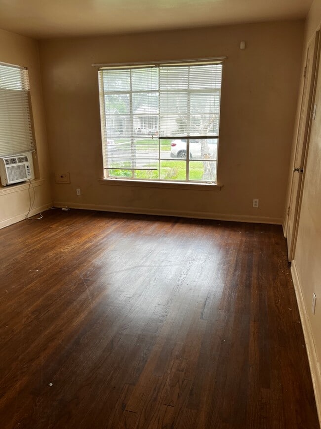 Photo - 1126 Bailey Ave Apartment