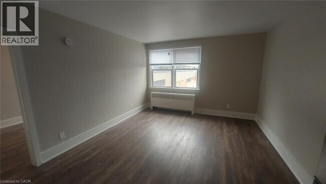 Photo du bâtiment - 181 King St E