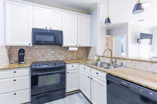 Building Photo - 14422 Verdemar Dr