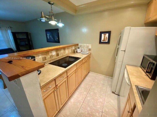 Foto del edificio - 467 Golden Isles Dr