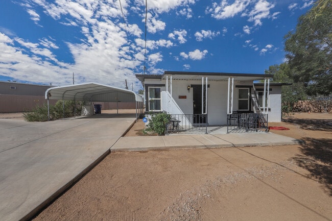 Building Photo - 3431 N Edith Blvd