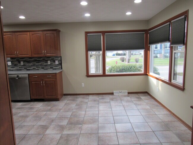 Building Photo - 3678 8th Street Ct