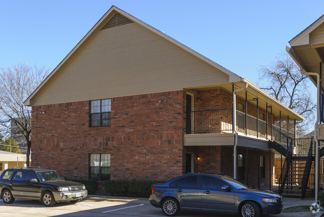 Building Photo - Remington Place