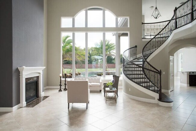 Foto del edificio - Executive Gated Pool Home Located in Winde...