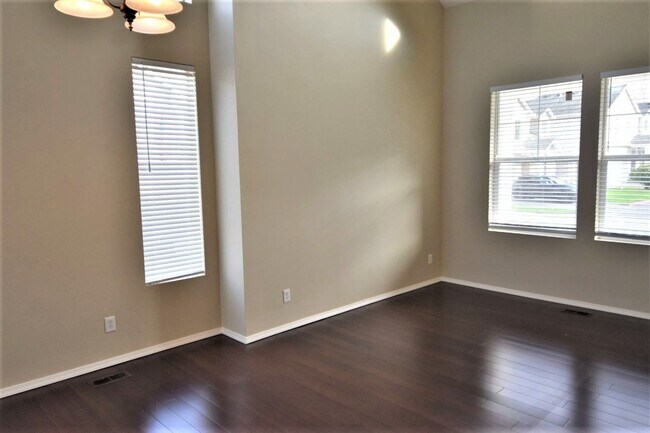 Building Photo - 4121 S 220th Pl
