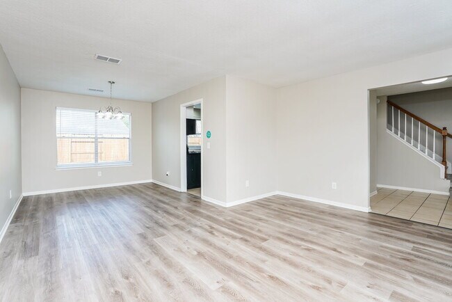 Foto del edificio - 18162 Holly Green Dr