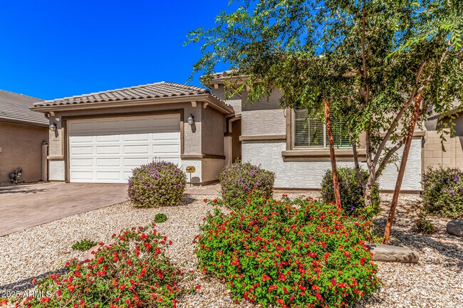 Building Photo - 8828 W Palo Verde Dr