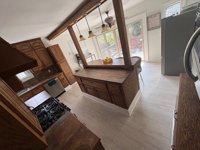 Foto del edificio - 447 Avondale Dr