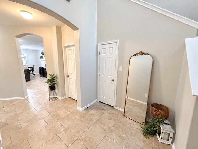Building Photo - 11221 Sierra Gorda Dr