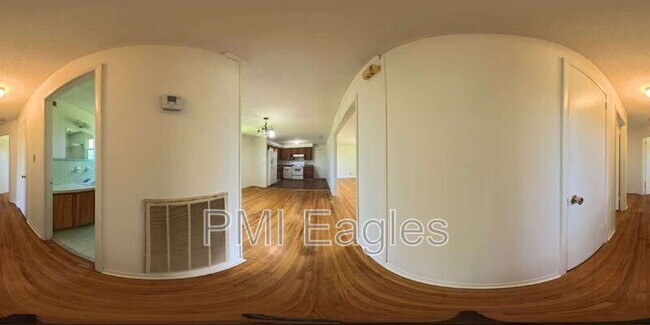 Foto del edificio - 2223 Pendleton Dr