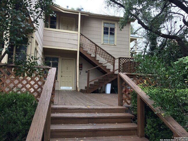 Foto del edificio - 230 E Mulberry Ave