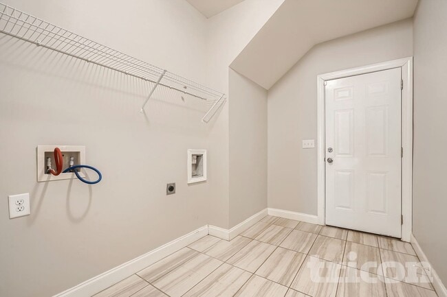 Building Photo - 2615 Morgan Park Dr SW