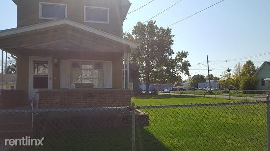 Building Photo - 1705 Willow Ave